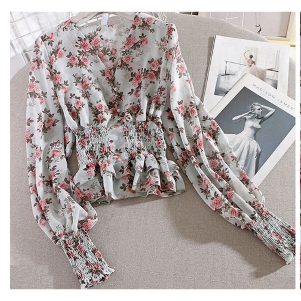 NWT. Believe size small romantic rose print V neck puffy sleeves